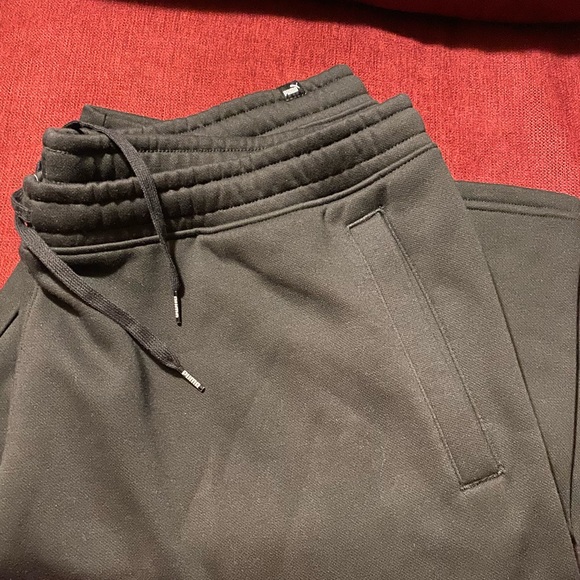 Puma Embossed Logo Mens Shorts Black Size Medium & XXL - Picture 3 of 7